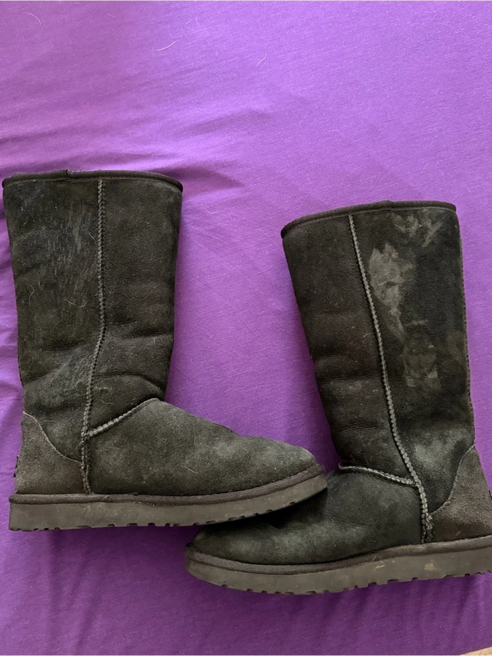 UGG Classic Short Suede Boots in Black